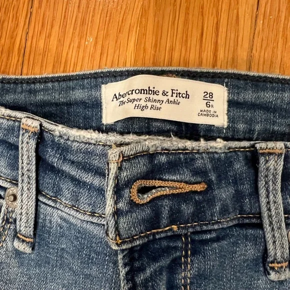 NWT! Abercrombie & Firch the super skinny ankle jean 28/6R - Picture 2 of 4